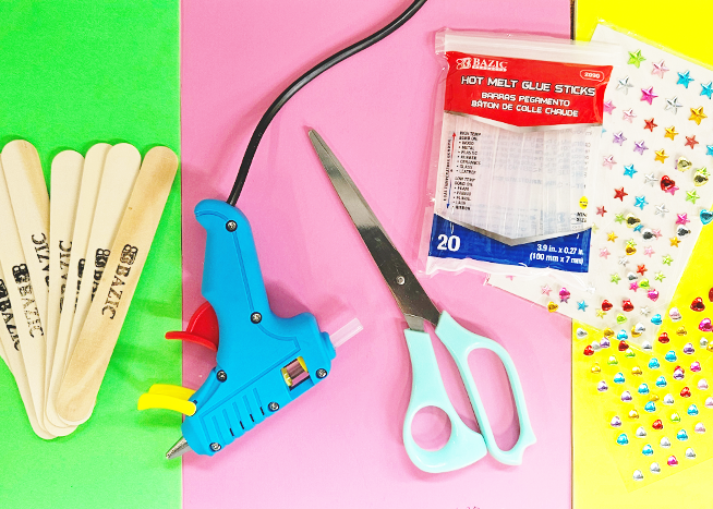 DIY: Popsicle Stick Phone Stand